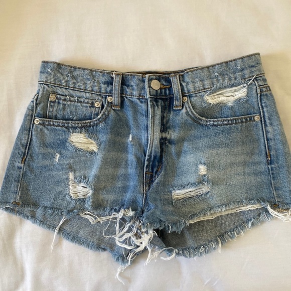 BDG Essential Mid-Rise shorts, Size 25 - Picture 2 of 5